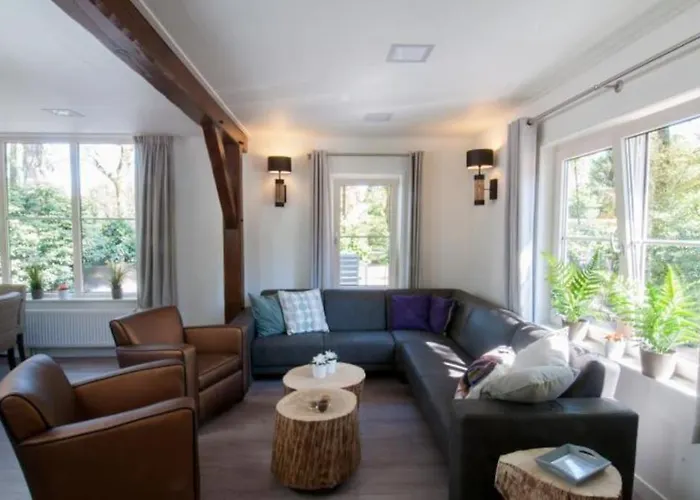 בית נופש Familiehuis De Erica - 12 P אוטרלו